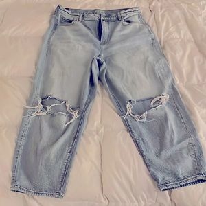 American Eagle Relaxed Mom Jeans